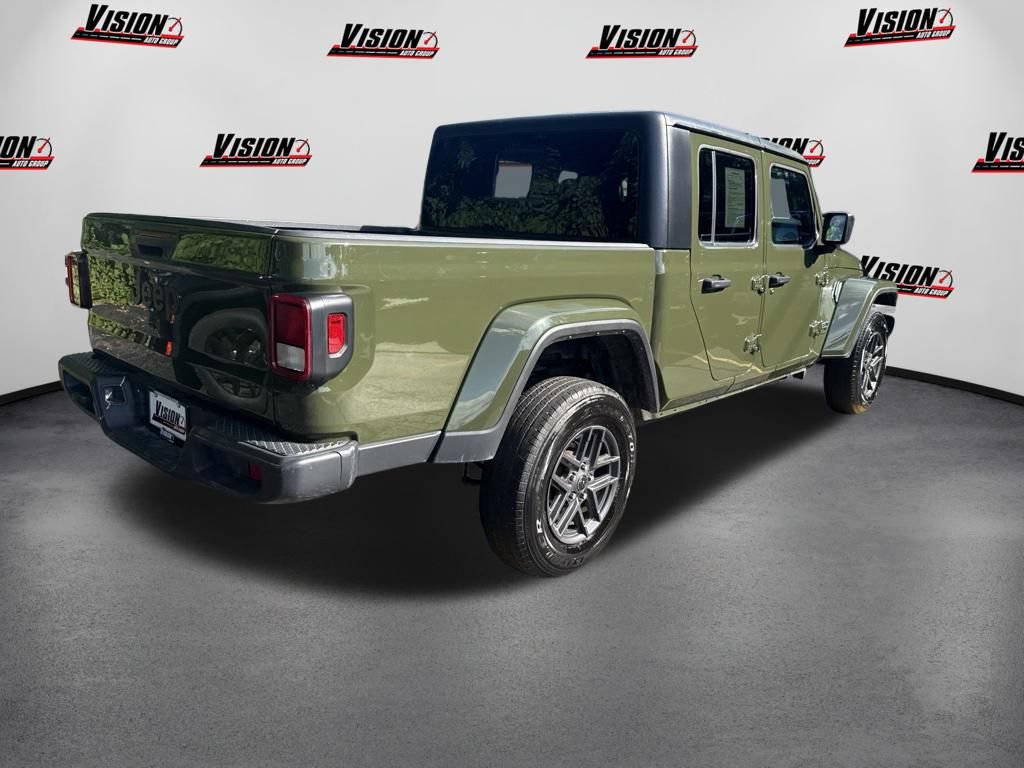 Used 2024 Jeep Gladiator Sport AWD/4WD image 5