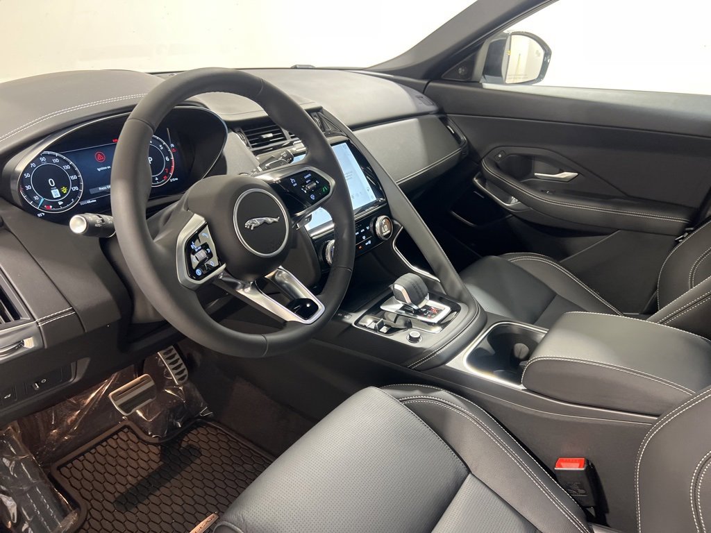 New 2024 Jaguar E-PACE R-Dynamic SE image 10
