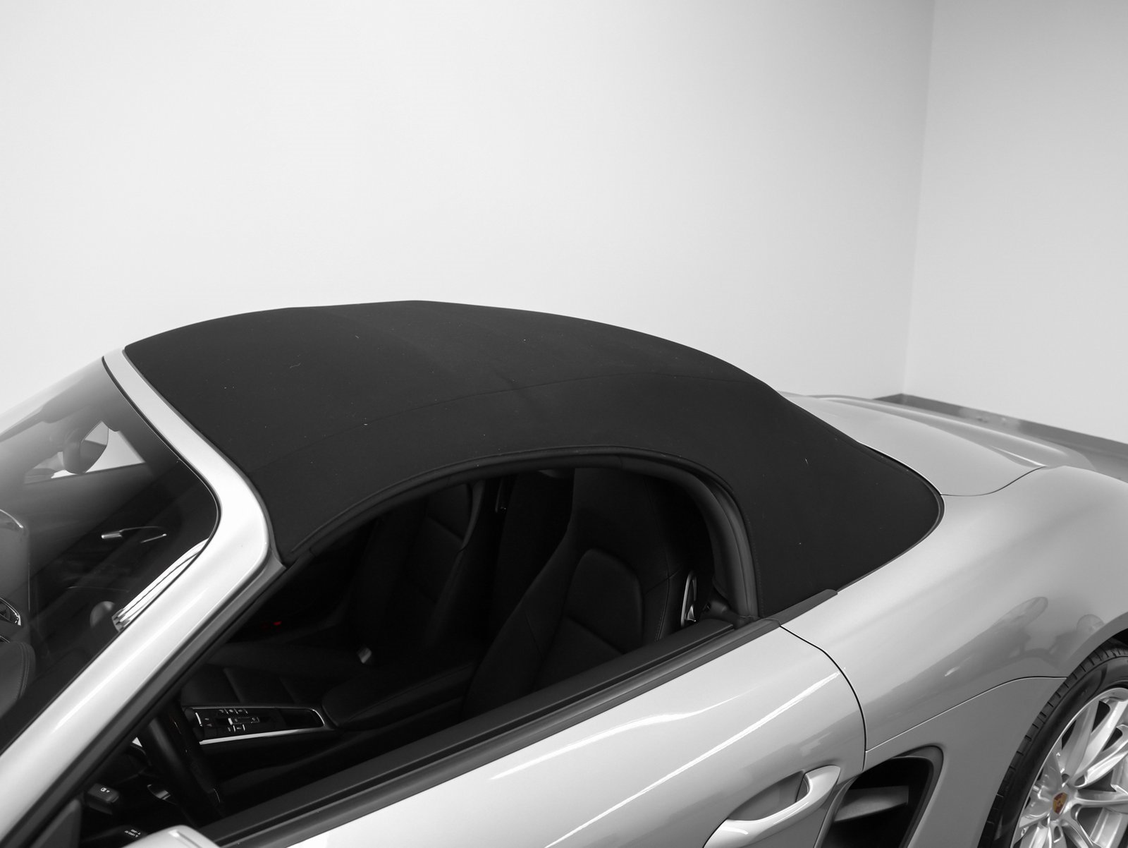 Used 2021 Porsche 718 Boxster image 9