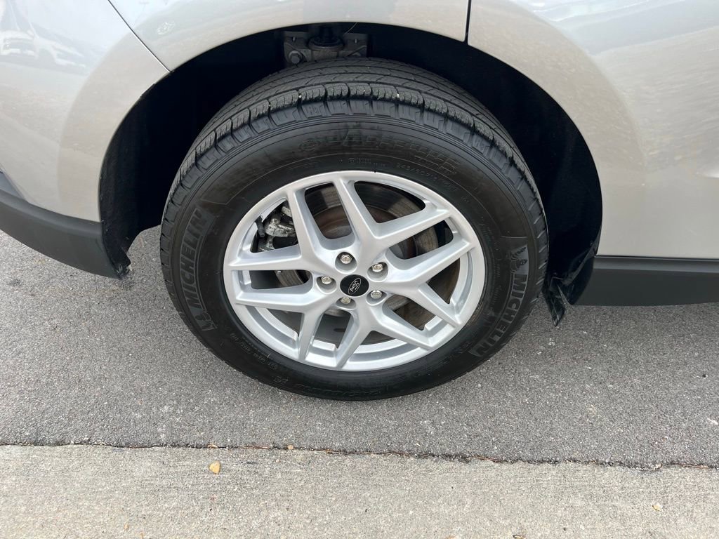 Used 2024 Ford Edge SEL w/ Convenience Package image 11