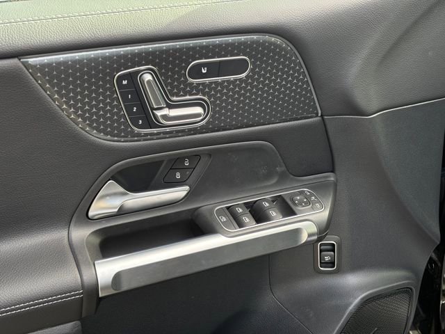 Used 2025 Mercedes-Benz GLB 250 GLB 250 image 20