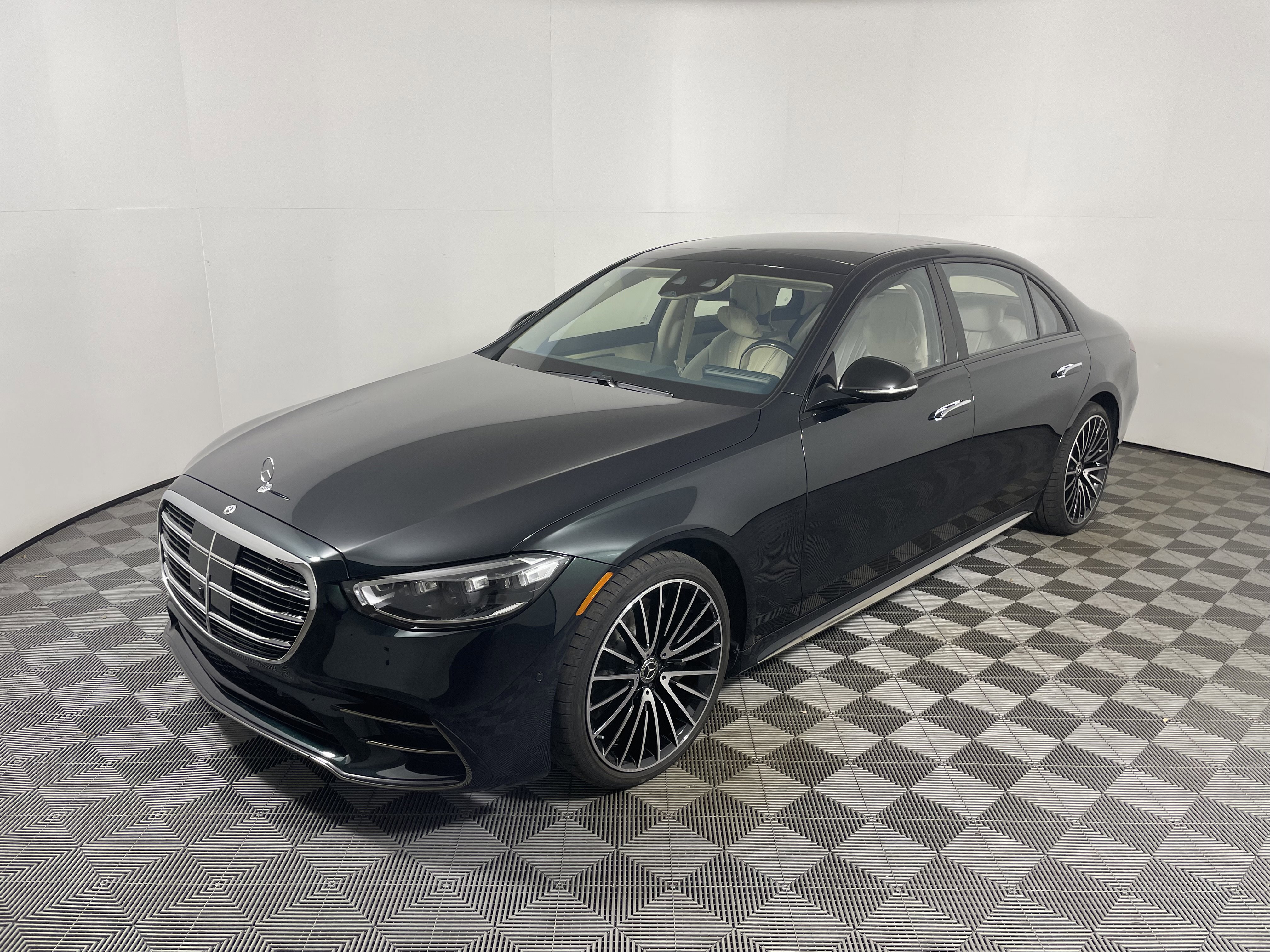 Certified 2023 Mercedes-Benz S 500 4MATIC image 9