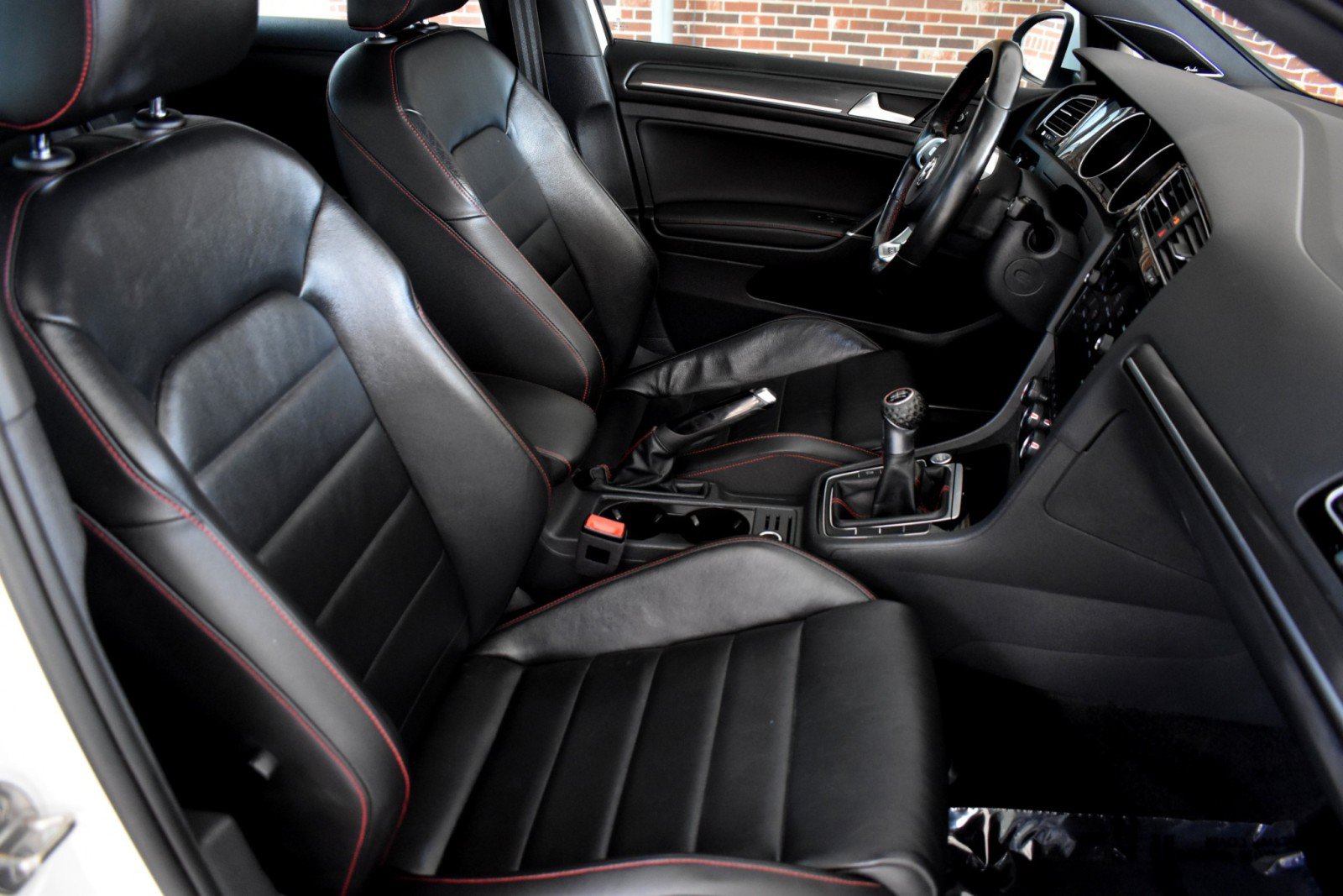Used 2019 Volkswagen GTI SE FWD image 40