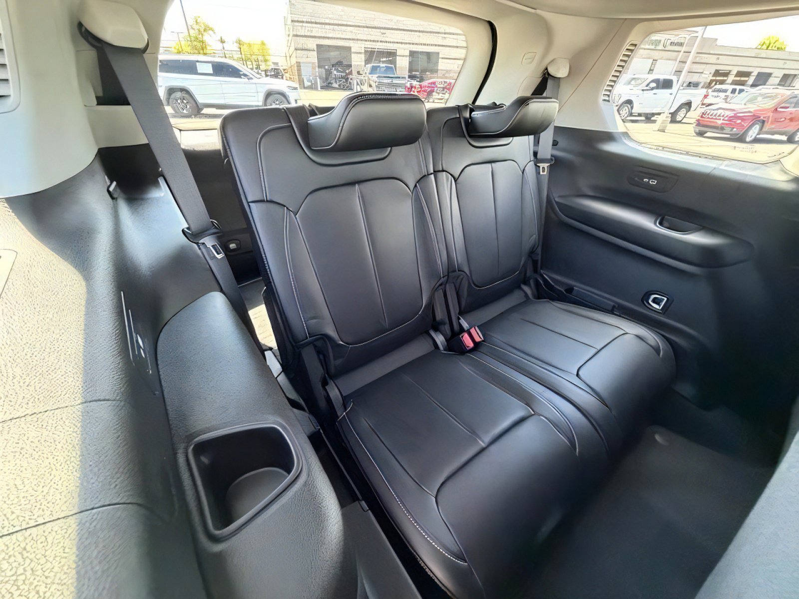 Used 2021 Jeep Grand Cherokee L Limited AWD/4WD image 11