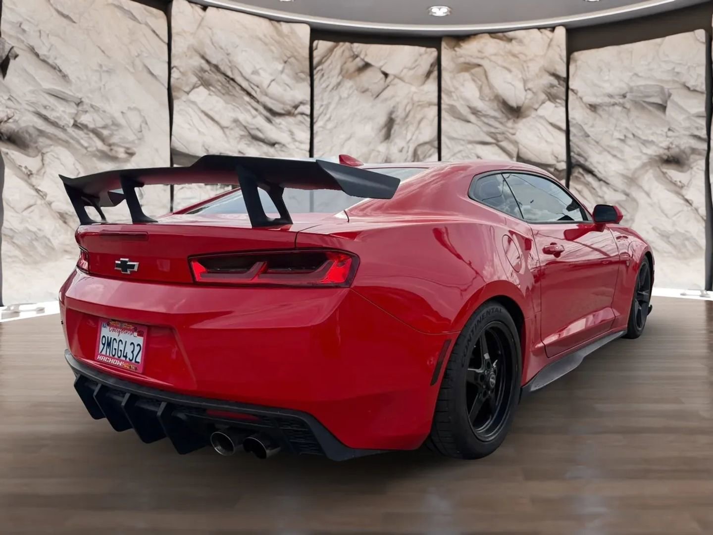 Used 2018 Chevrolet Camaro SS RWD image 6