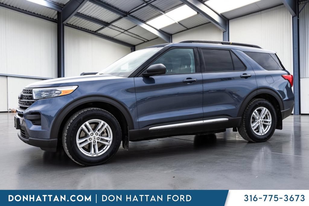 Used 2021 Ford Explorer XLT AWD/4WD image 2