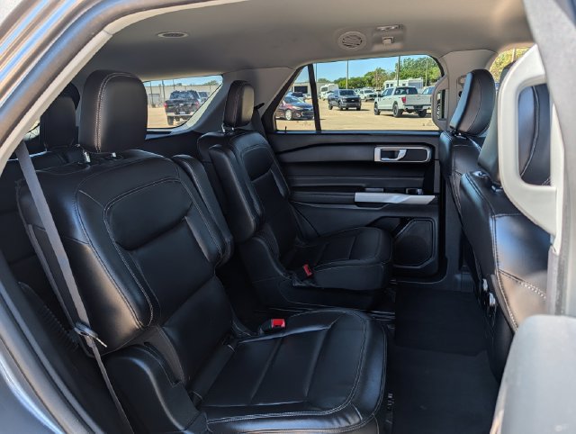 Used 2022 Ford Explorer XLT w/ Equipment Group 202A RWD image 26
