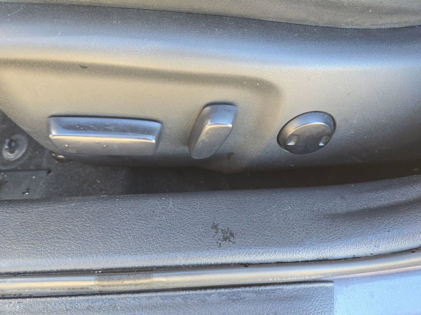 Used 2016 Toyota Camry XSE image 13