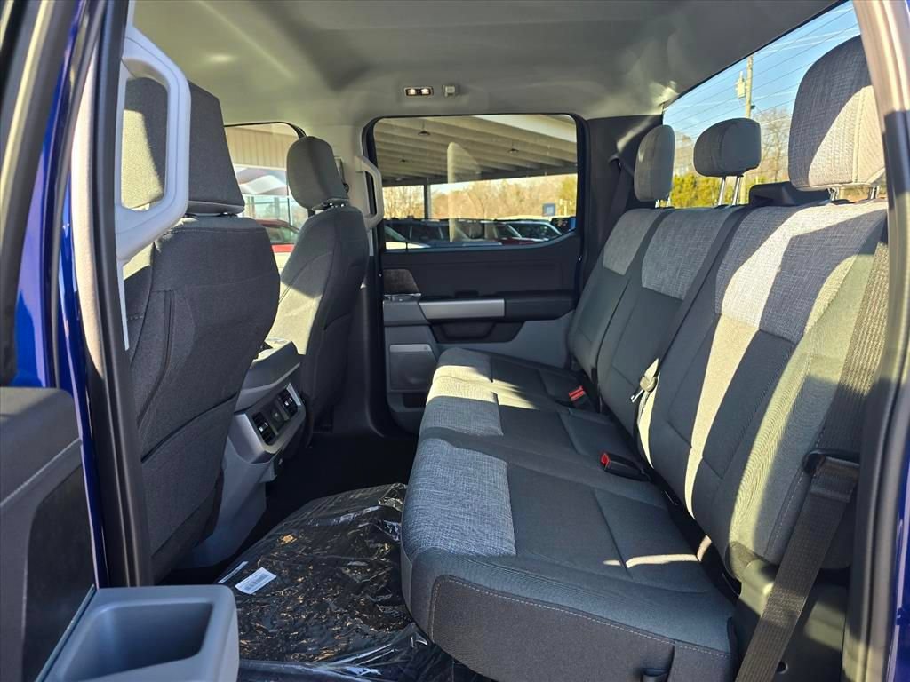 New 2026 Ford F250 XLT w/ XLT Premium Package AWD/4WD image 18