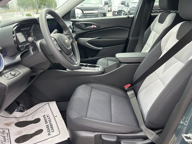 New 2026 Chevrolet Trax LS w/ LS Convenience Package FWD image 15