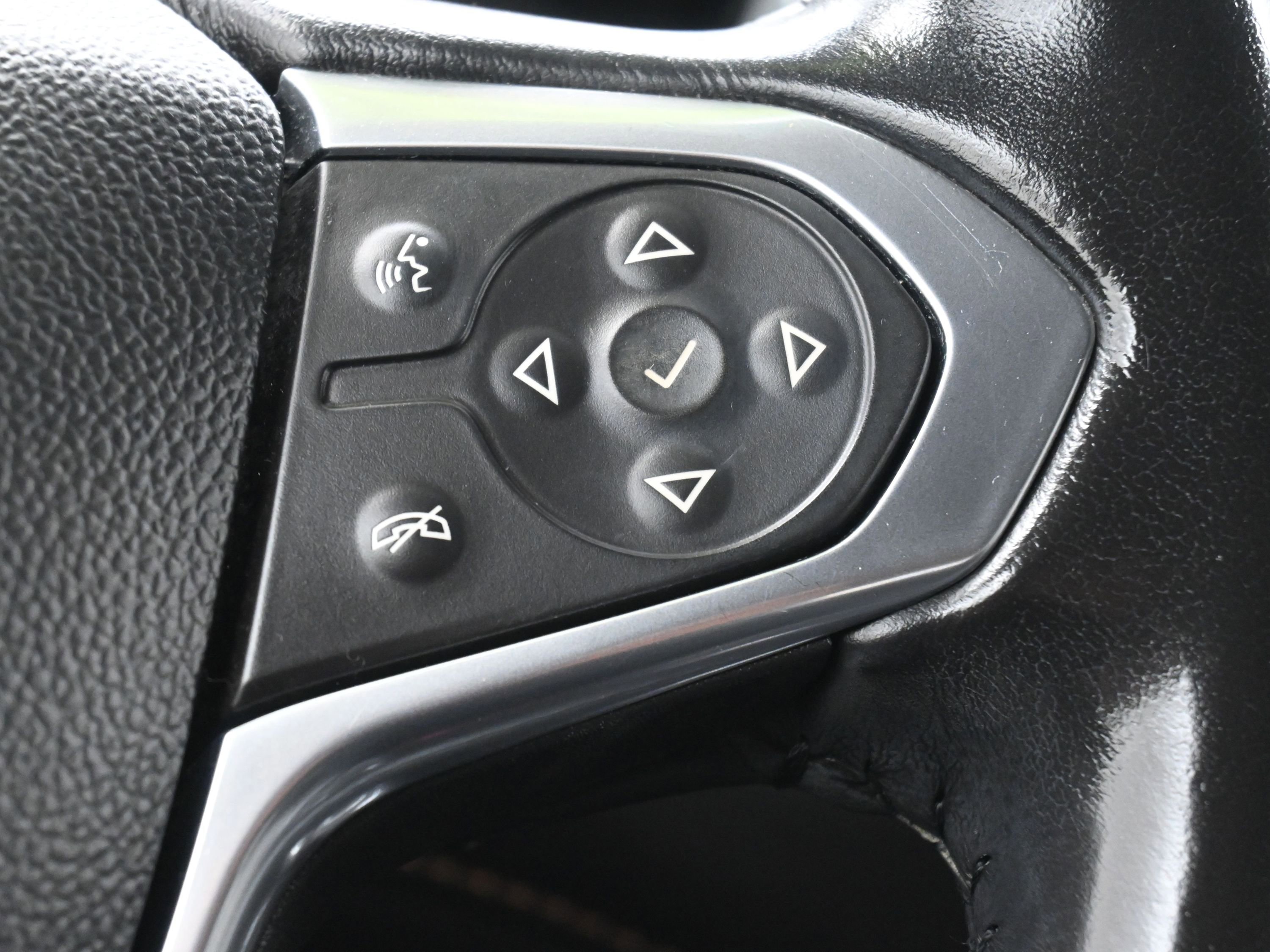 Used 2020 Chevrolet Traverse LT w/ LPO, Black Accent Package image 34