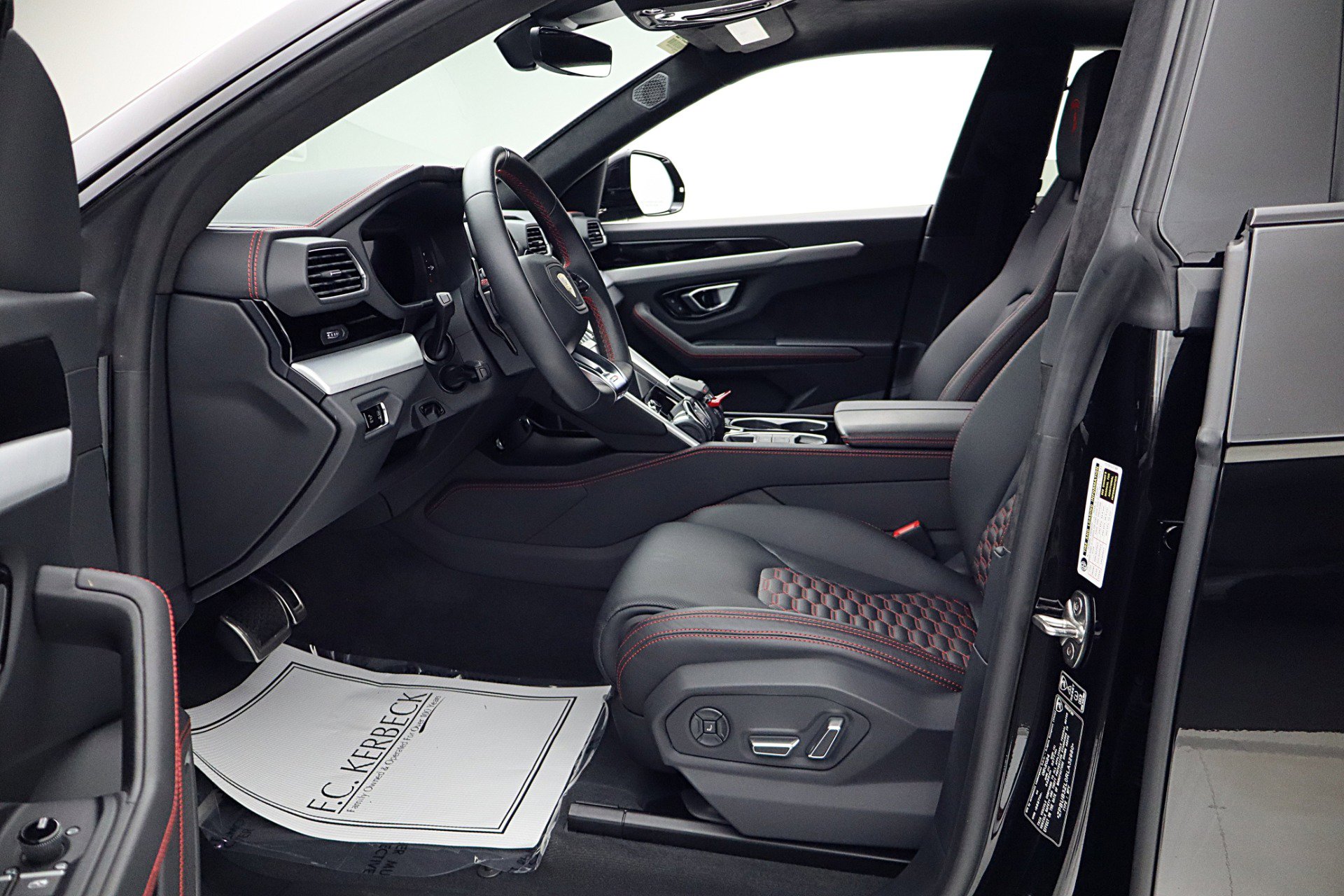 Used 2024 Lamborghini Urus S image 47