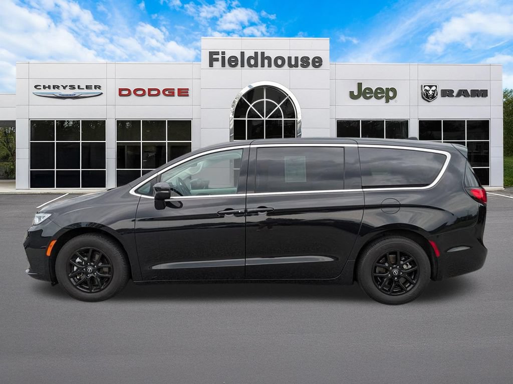 Used 2023 Chrysler Pacifica Touring-L FWD image 12