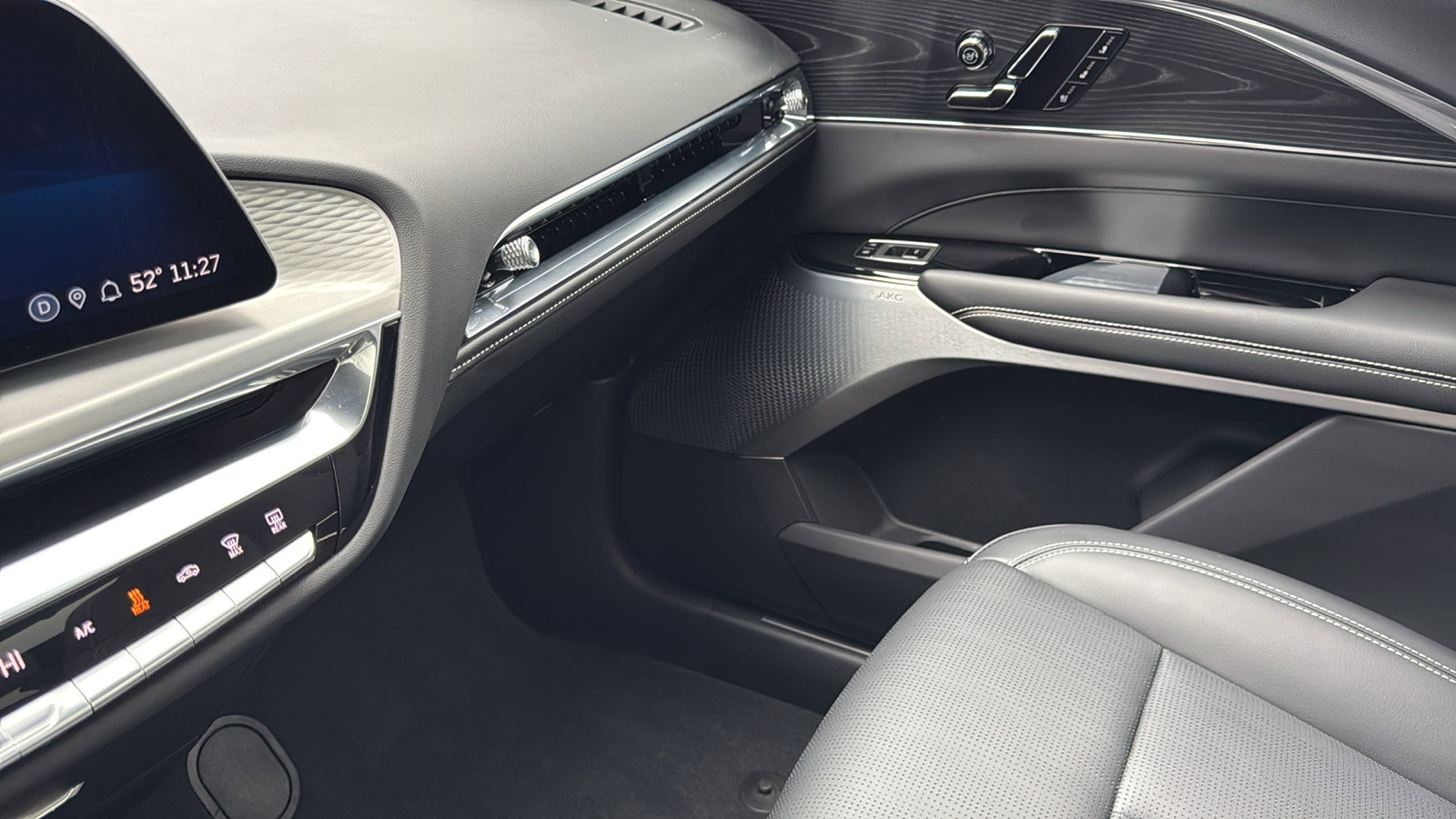 Certified 2024 Cadillac Lyriq Luxury w/ LPO, Floor Liner Package image 23