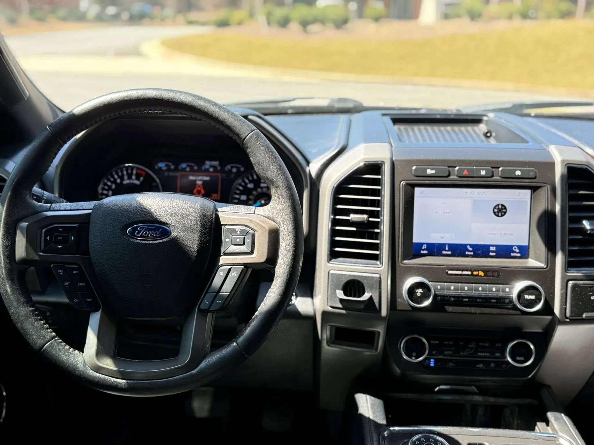 Used 2020 Ford Expedition Max XLT w/ Equipment Group 202A RWD image 18