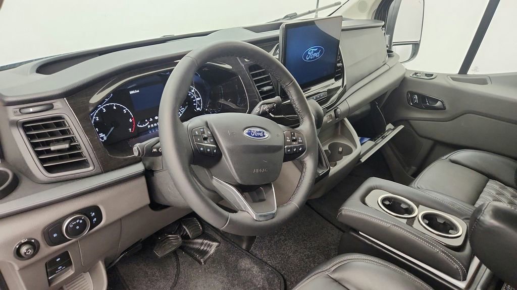 Used 2025 Ford Transit 150 Low Roof AWD image 9