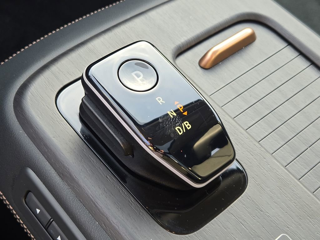 Certified 2024 Nissan Ariya AWD image 15