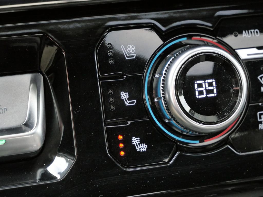 Used 2023 GMC Sierra 1500 AT4 w/ Technology Package image 28