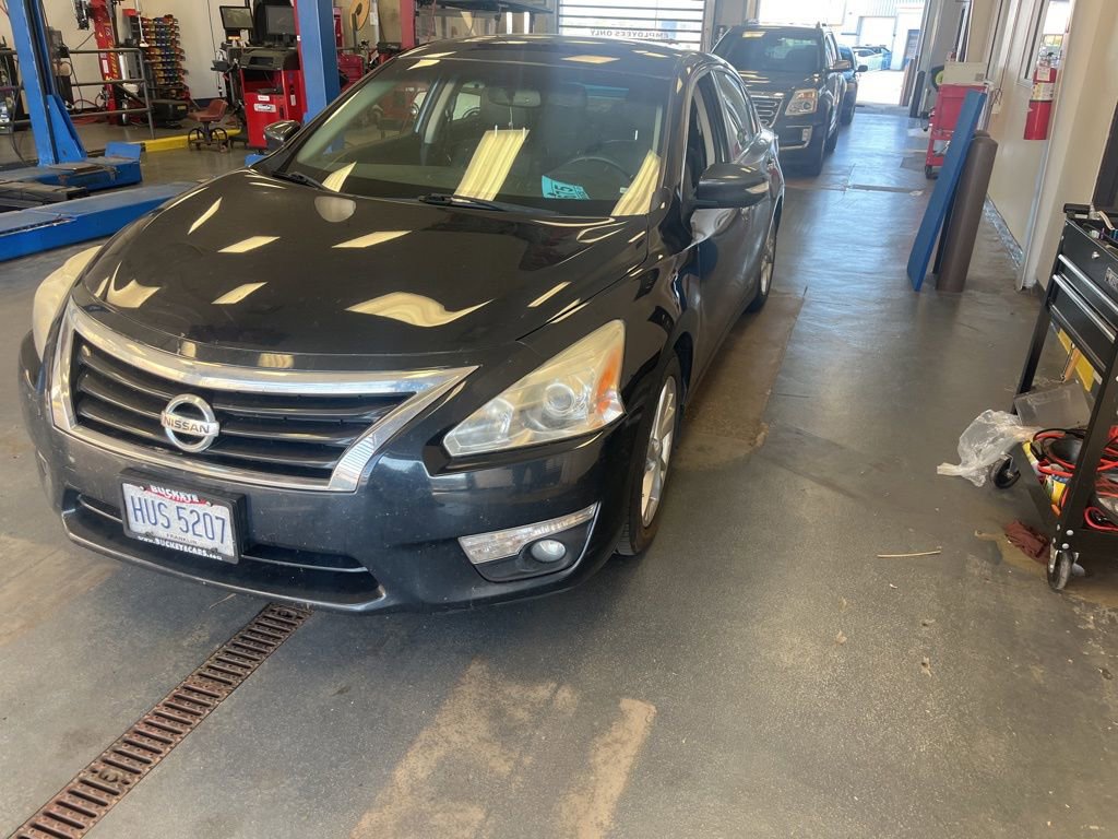 Used 2015 Nissan Altima 2.5 SL w/ Technology Package FWD image 3