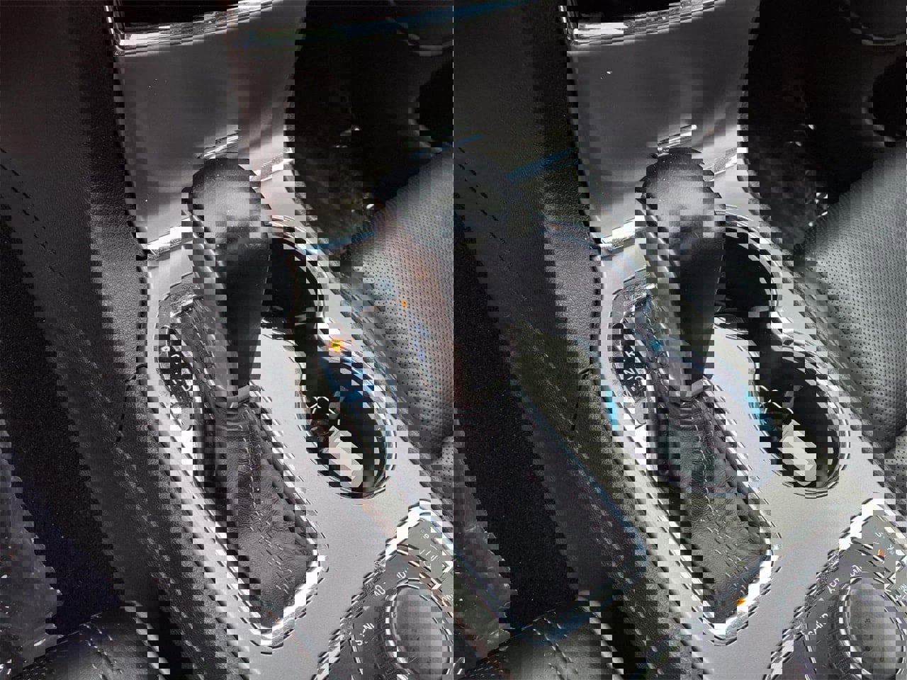 Used 2020 Jeep Grand Cherokee Overland image 25