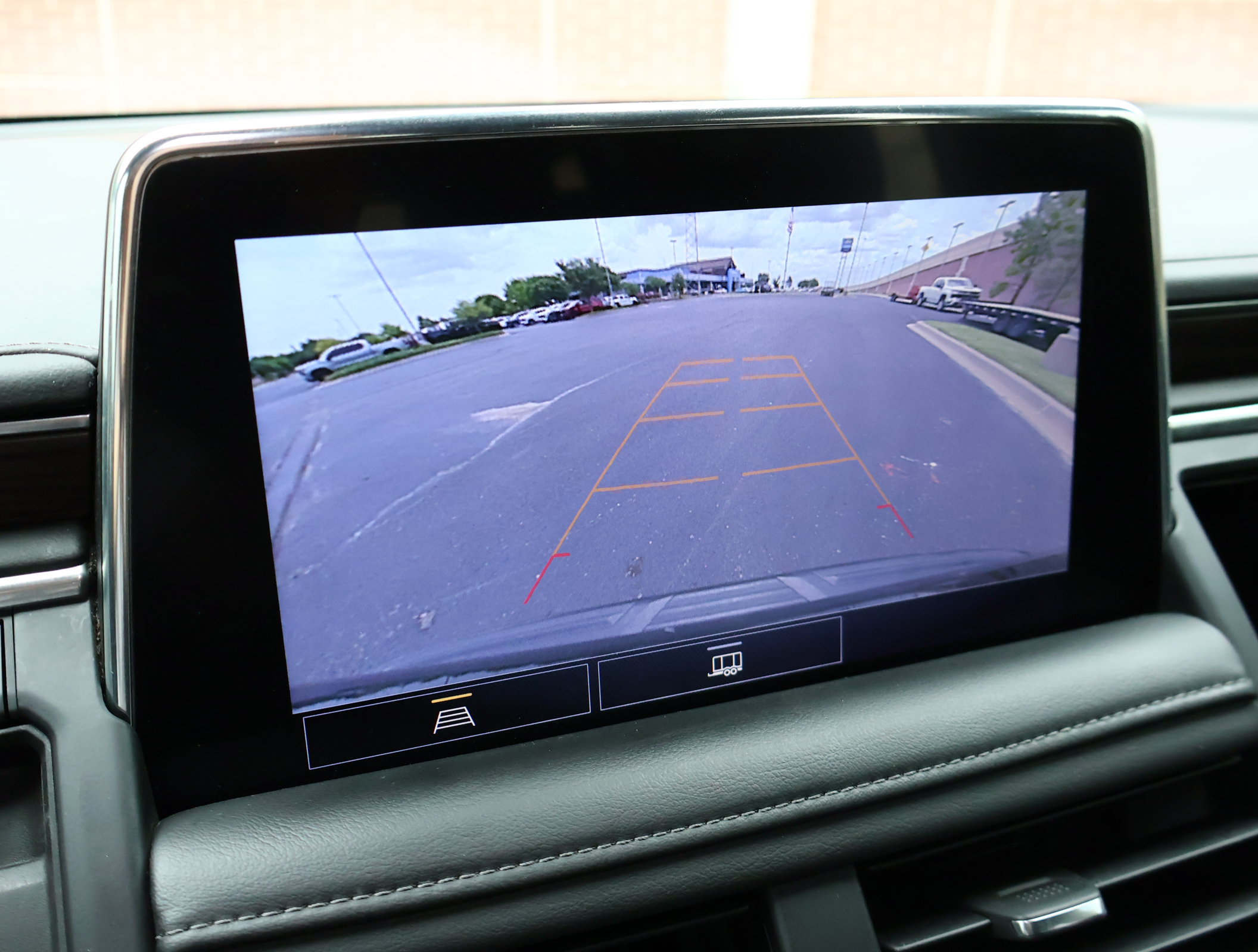 Used 2021 Chevrolet Tahoe LS w/ Driver Alert Package RWD image 5