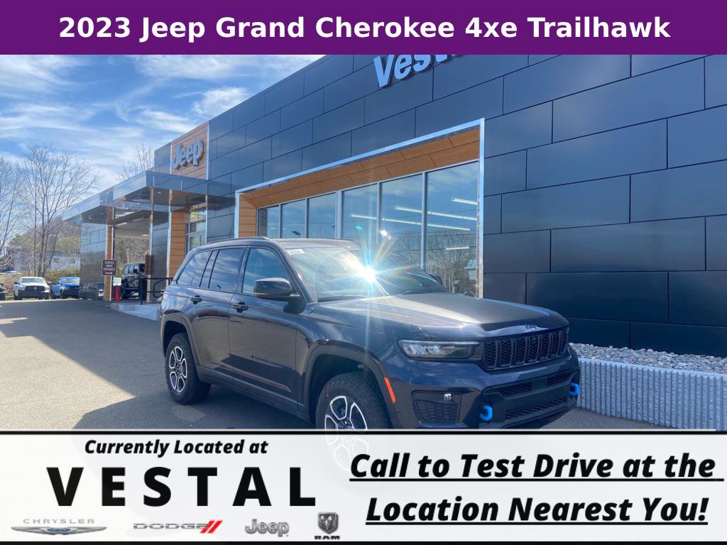 New 2023 Jeep Grand Cherokee Trailhawk w/ Advanced Protech Group II