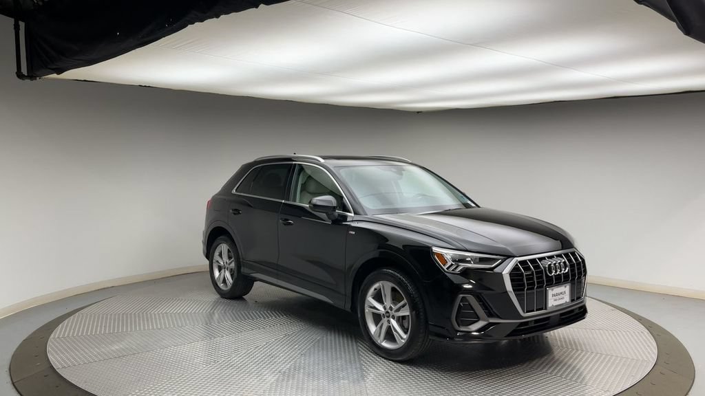 Used 2021 Audi Q3 2.0T Premium Plus w/ Premium Plus Package AWD/4WD image 8