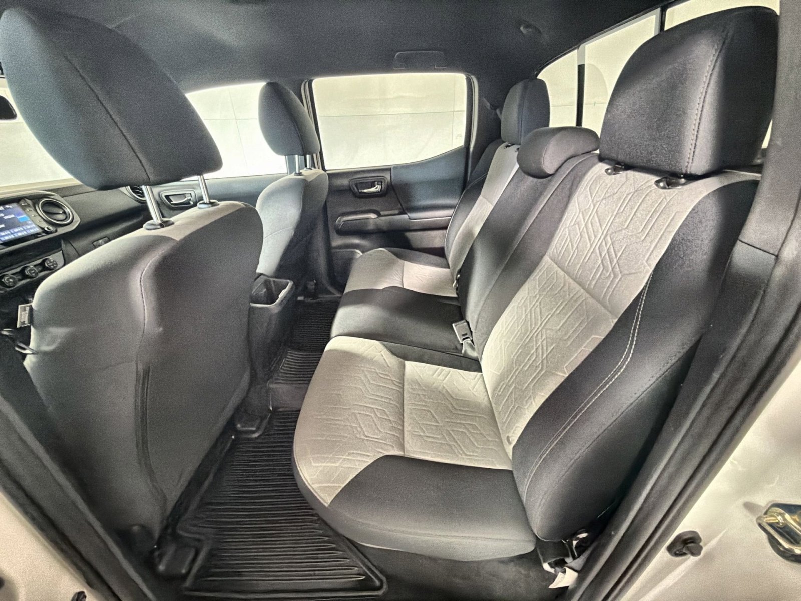 Used 2020 Toyota Tacoma TRD Off-Road image 23