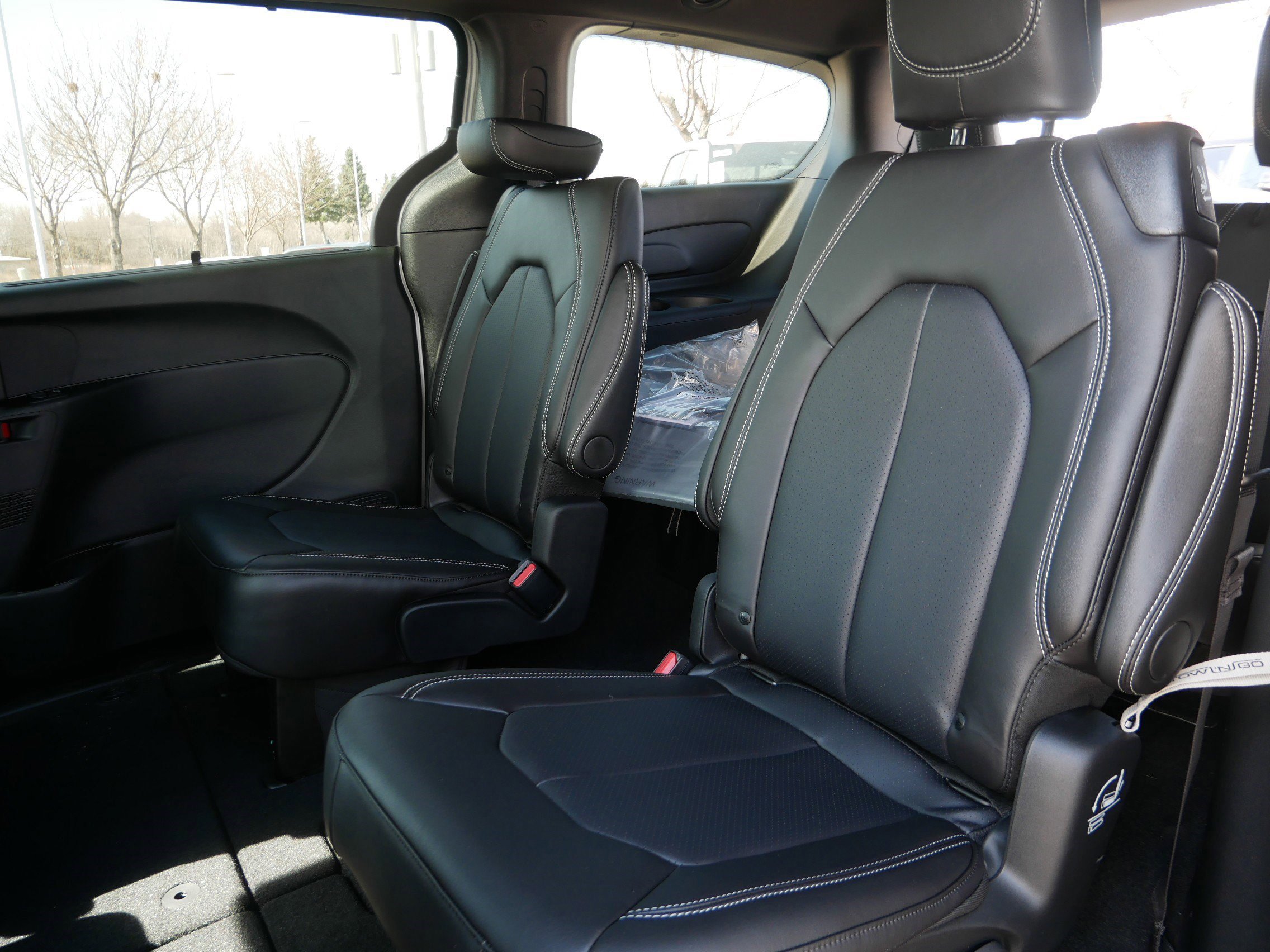 New 2026 Chrysler Pacifica Select FWD image 10