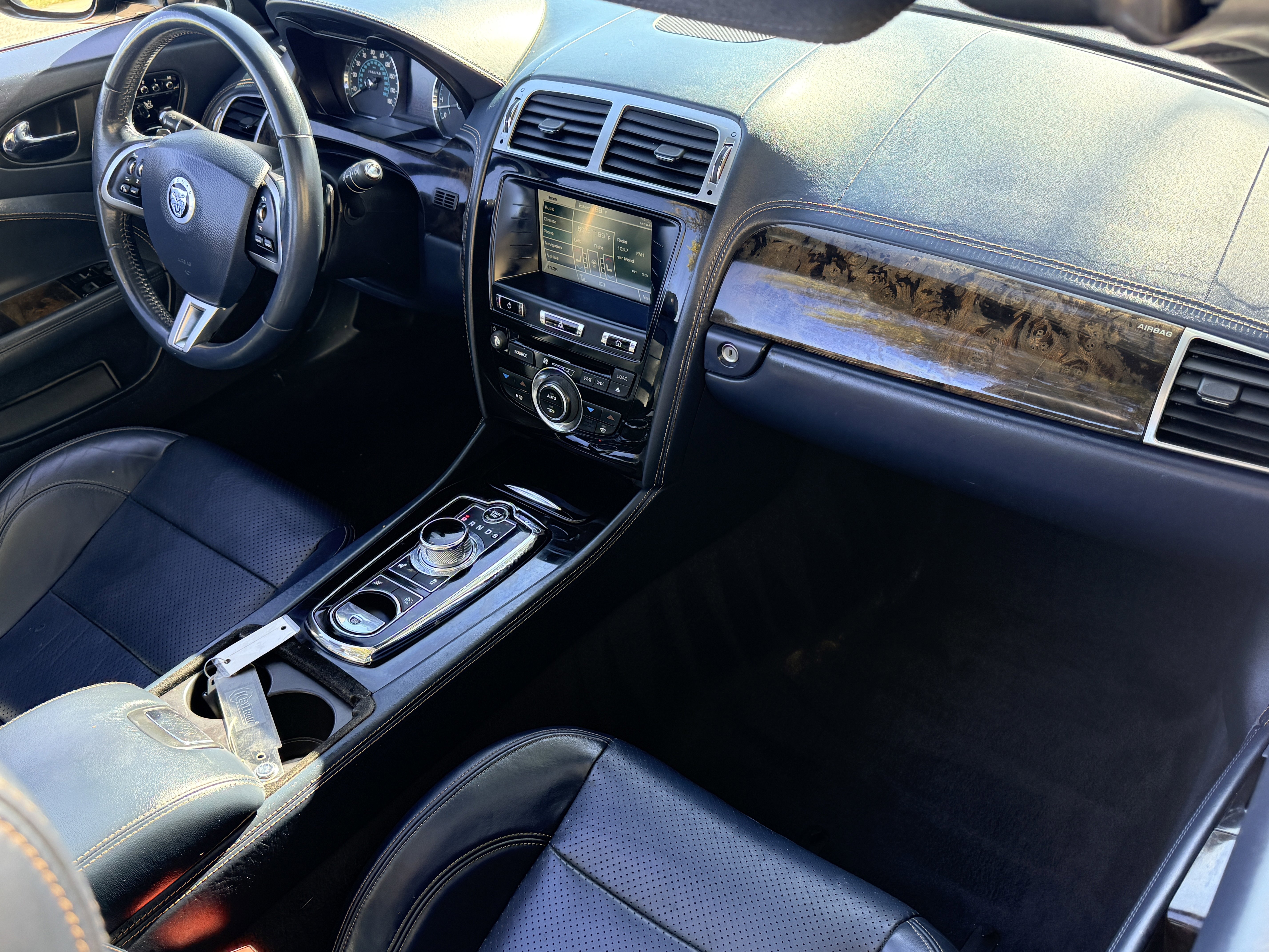 Used 2013 Jaguar XK Convertible RWD image 33