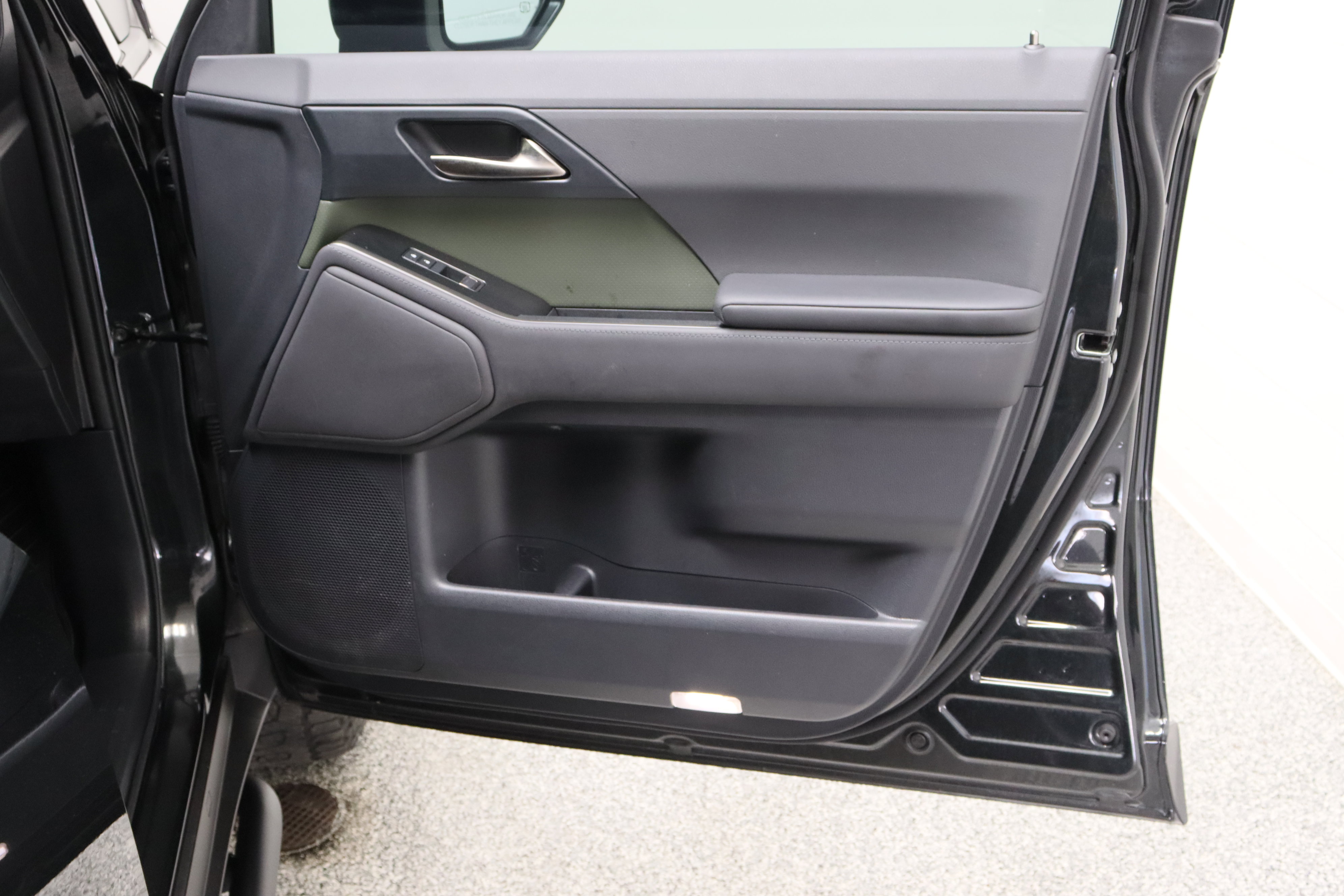 Used 2024 Lexus GX 550 image 38