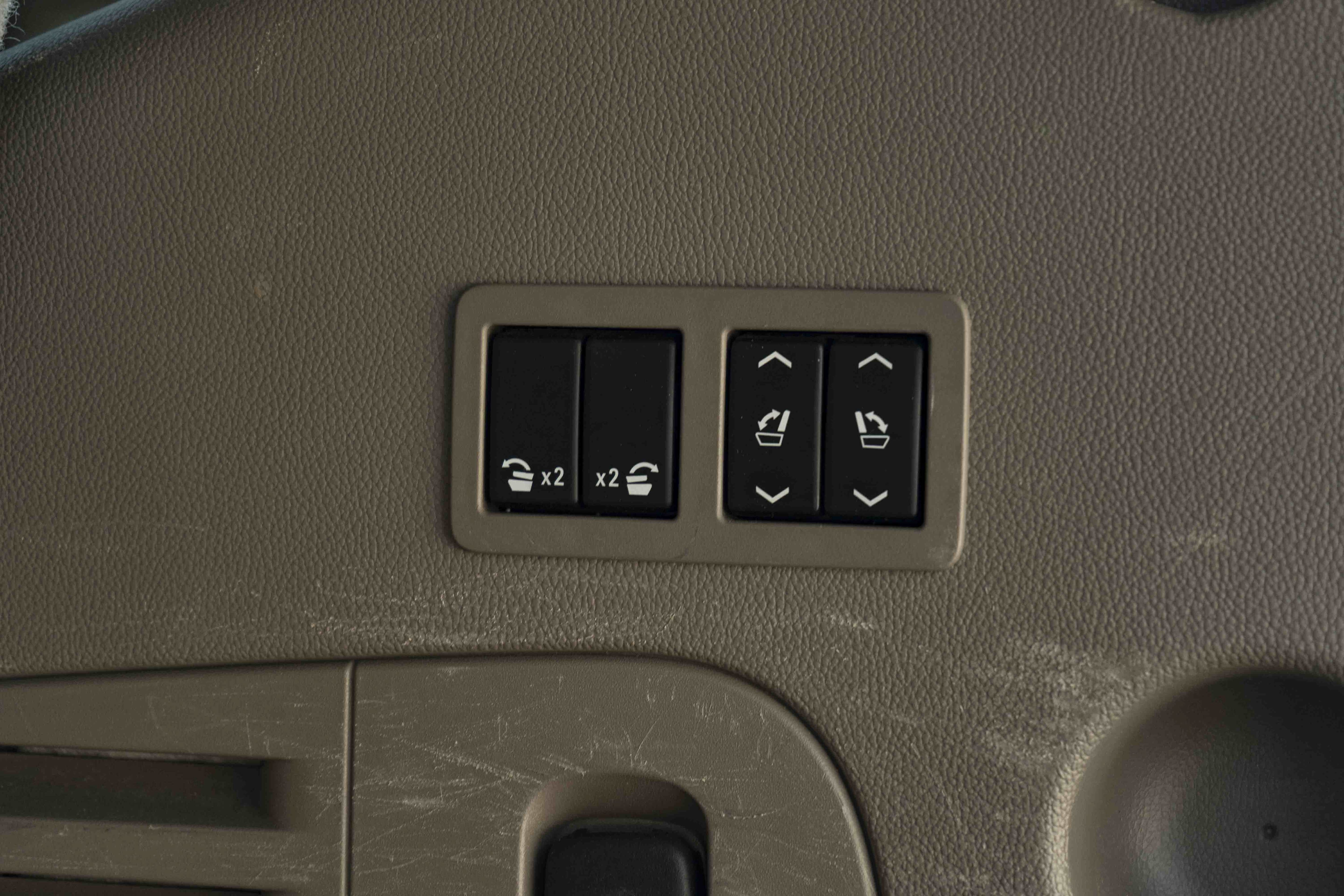 Used 2015 GMC Yukon SLT w/ Open Road Package RWD image 45