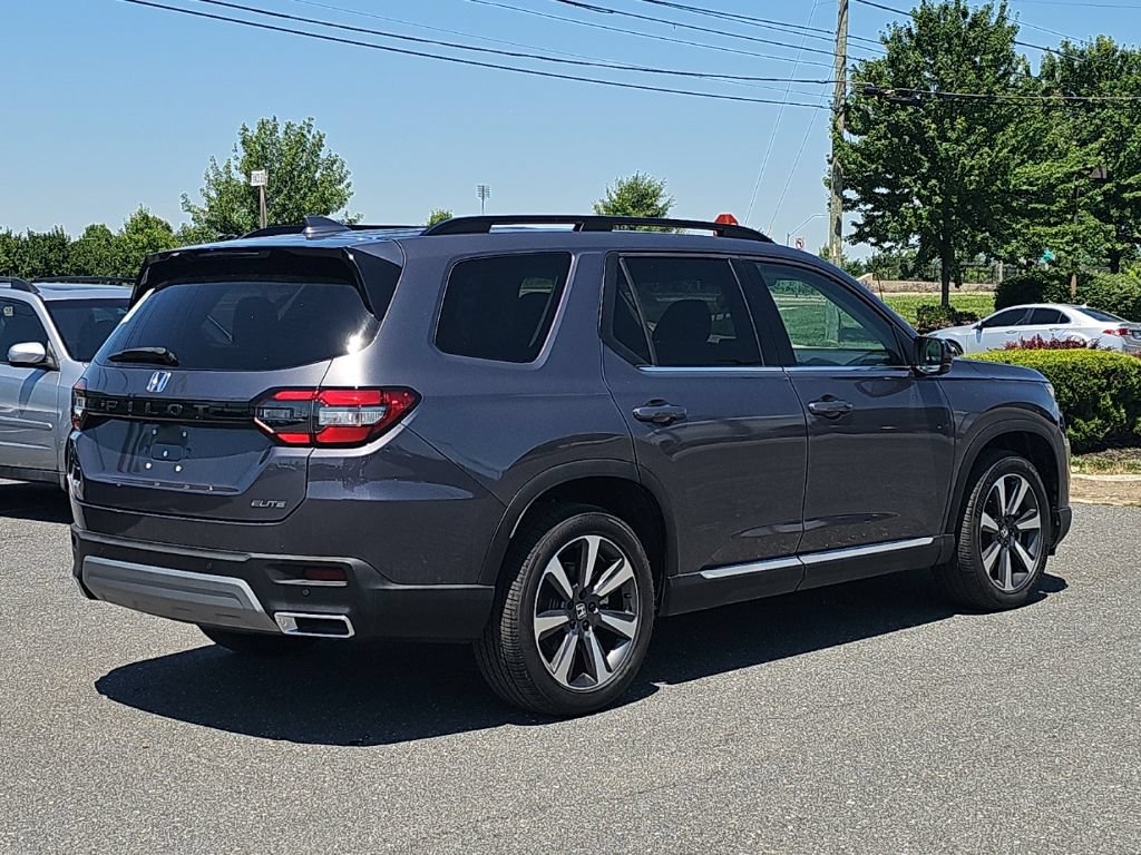 Used 2025 Honda Pilot Elite image 13