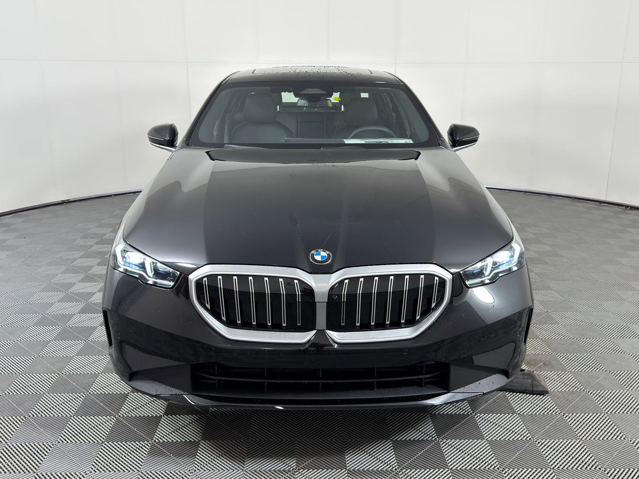 Used 2026 BMW 530i w/ Premium Package RWD image 5