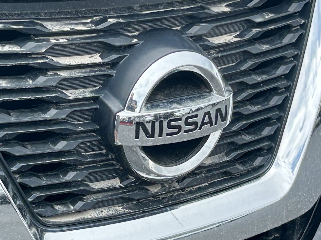 Used 2017 Nissan Rogue SV FWD image 11
