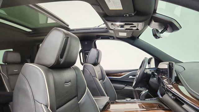 Used 2023 Cadillac Escalade Premium Luxury w/ Performance Package image 22