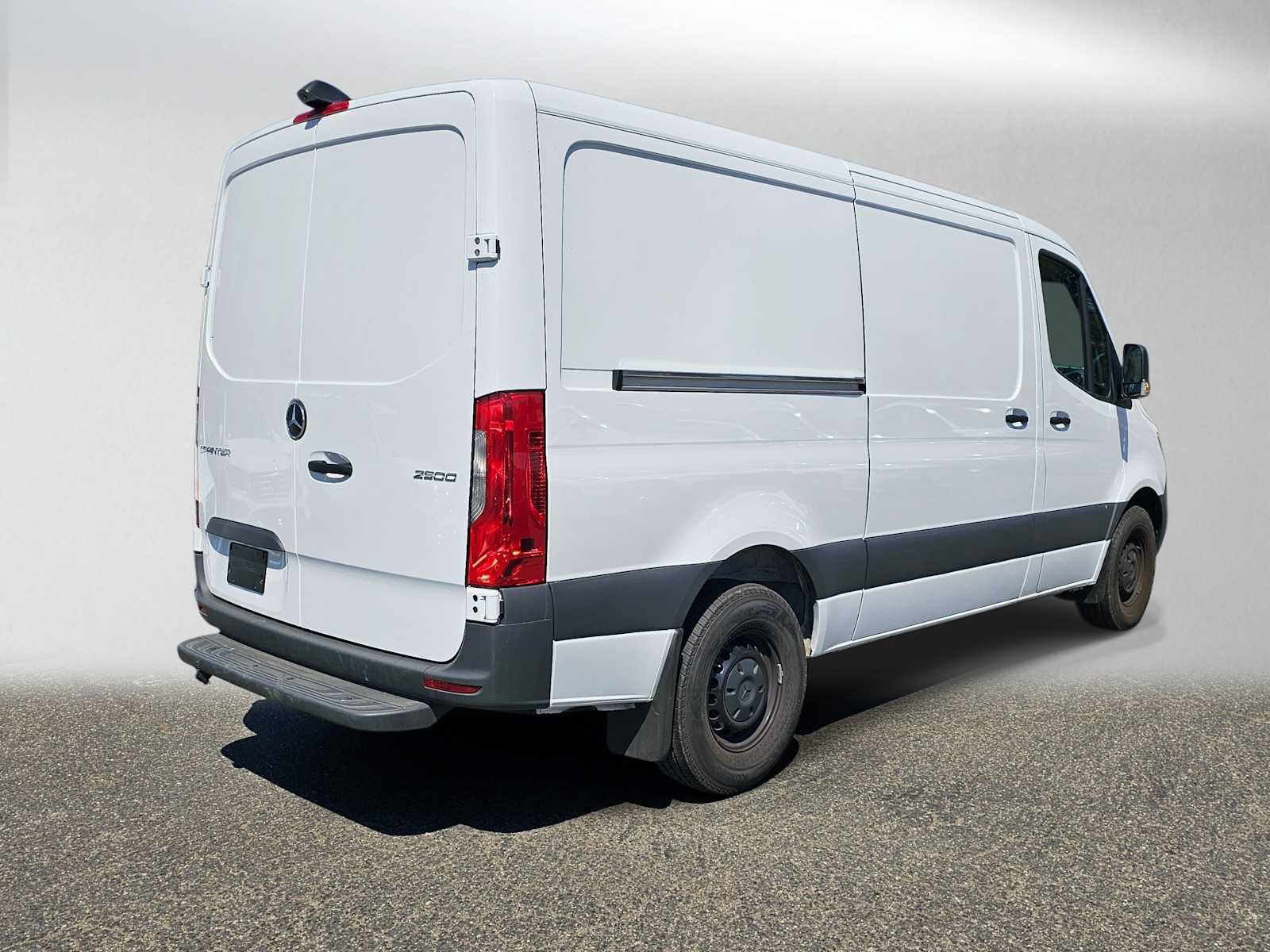 Used 2026 Mercedes-Benz Sprinter 2500 image 3