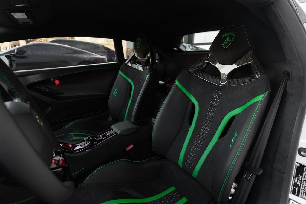 Used 2023 Lamborghini Huracan Tecnica RWD image 33