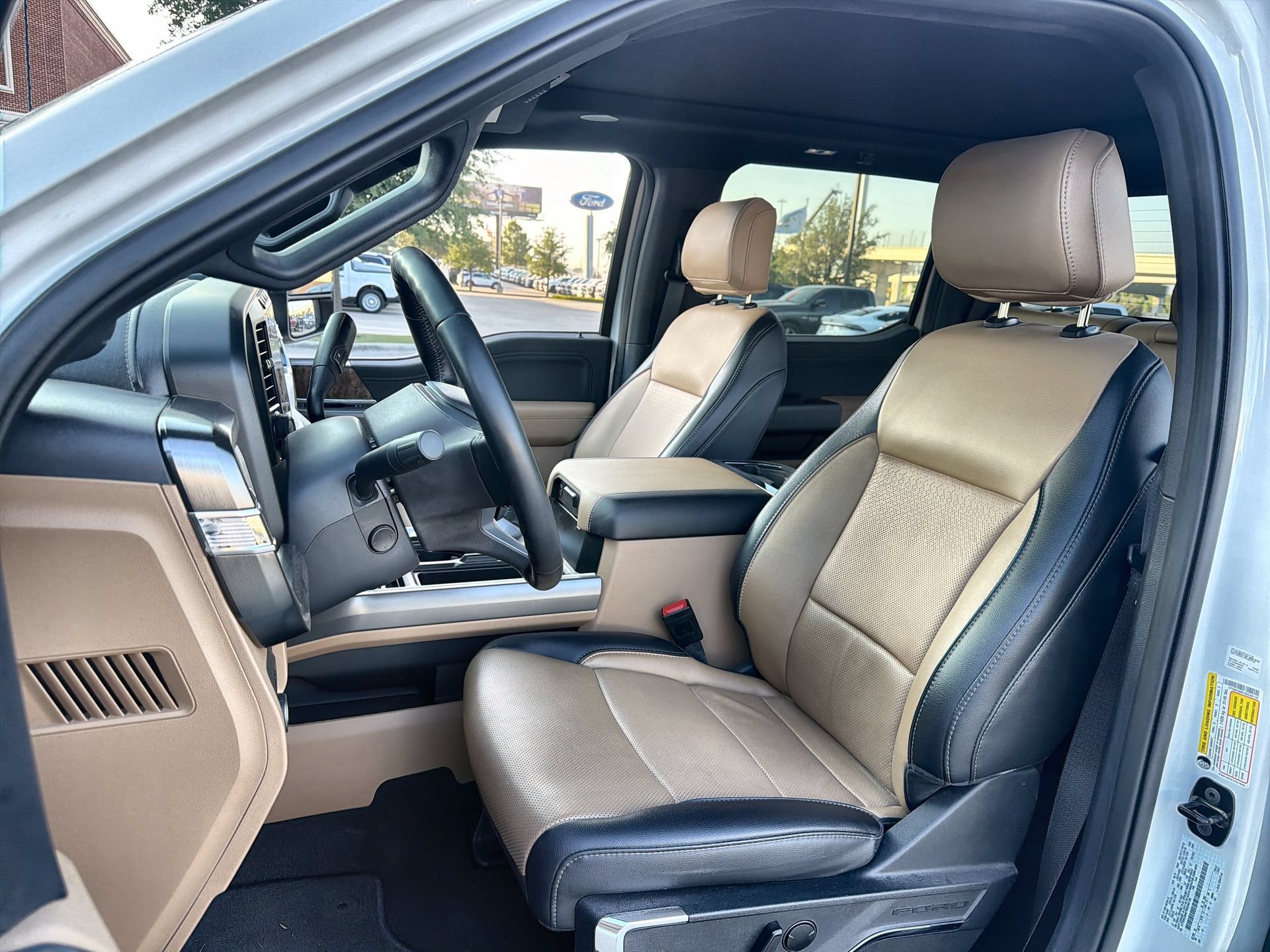 Used 2024 Ford F250 Lariat w/ Lariat Ultimate Package AWD/4WD image 11