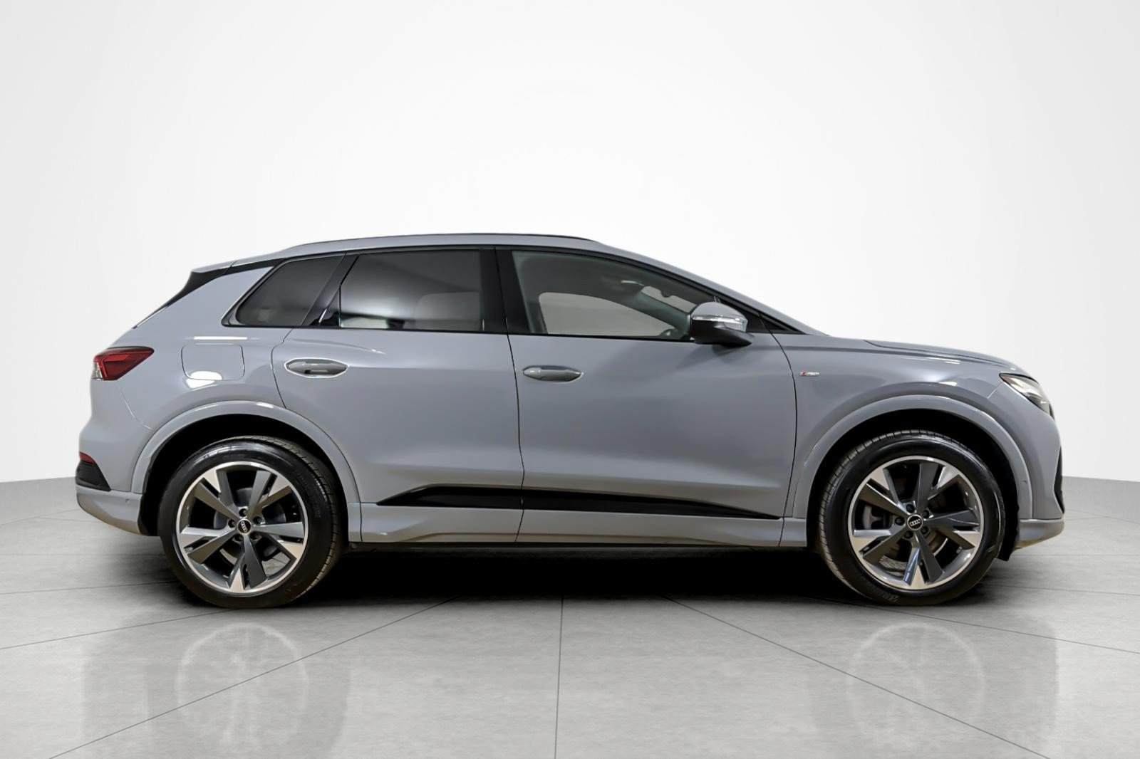 Certified 2023 Audi Q4 e-tron Premium Plus w/ Premium Plus AWD/4WD image 6