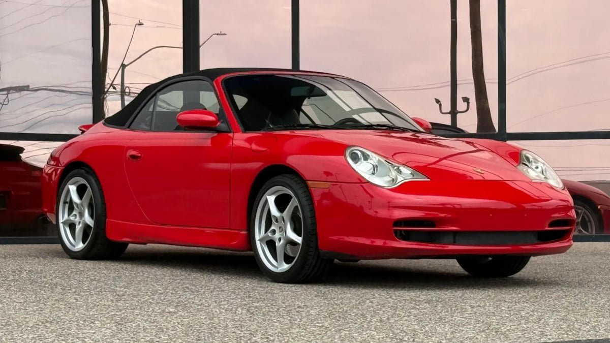 Used 2002 Porsche 911 Carrera 4 AWD/4WD image 22