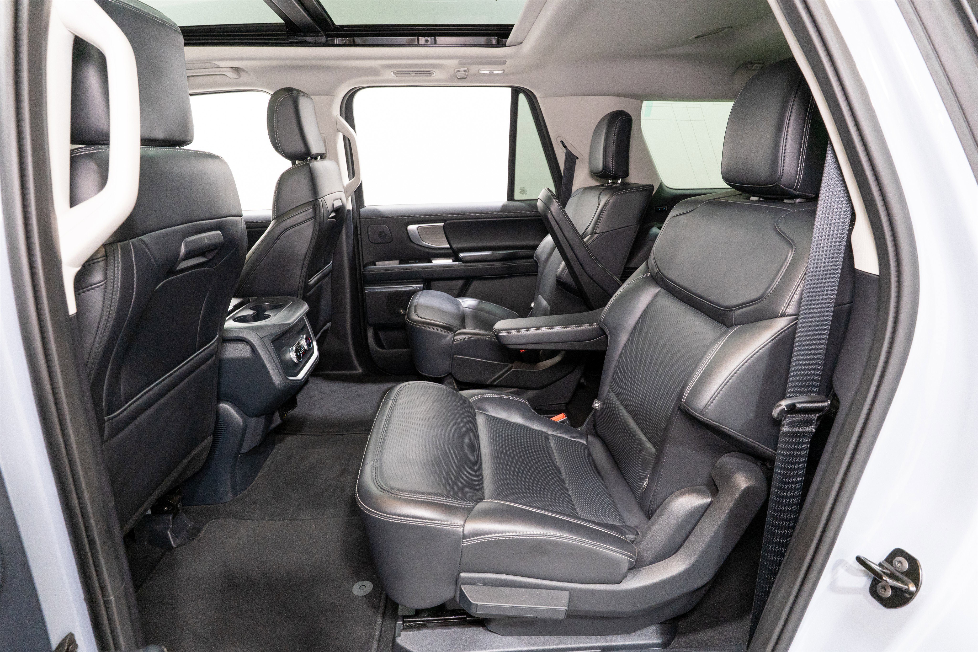 Used 2025 Ford Expedition Max Platinum w/ Driver's Package image 29