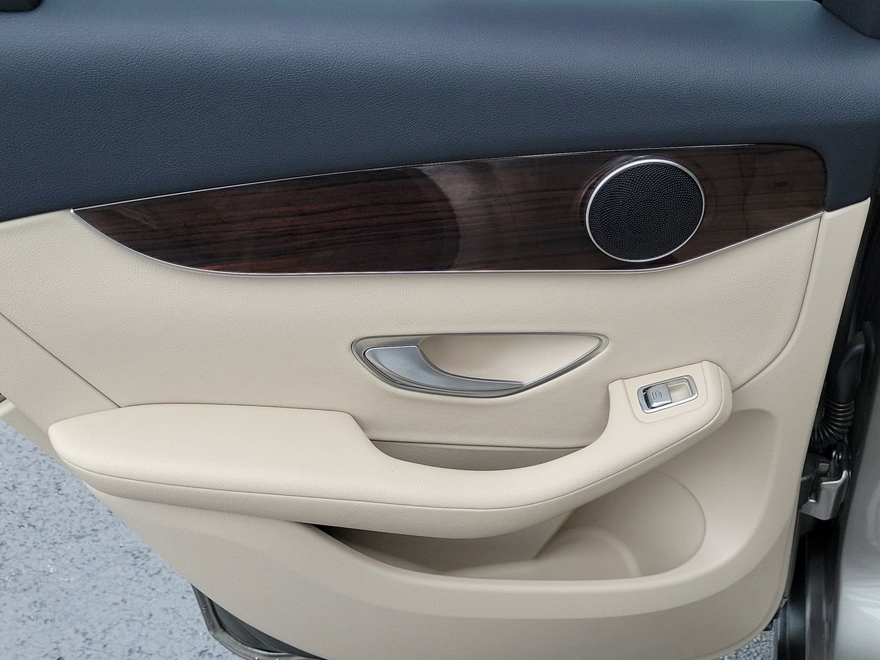 Certified 2022 Mercedes-Benz GLC 300 image 9