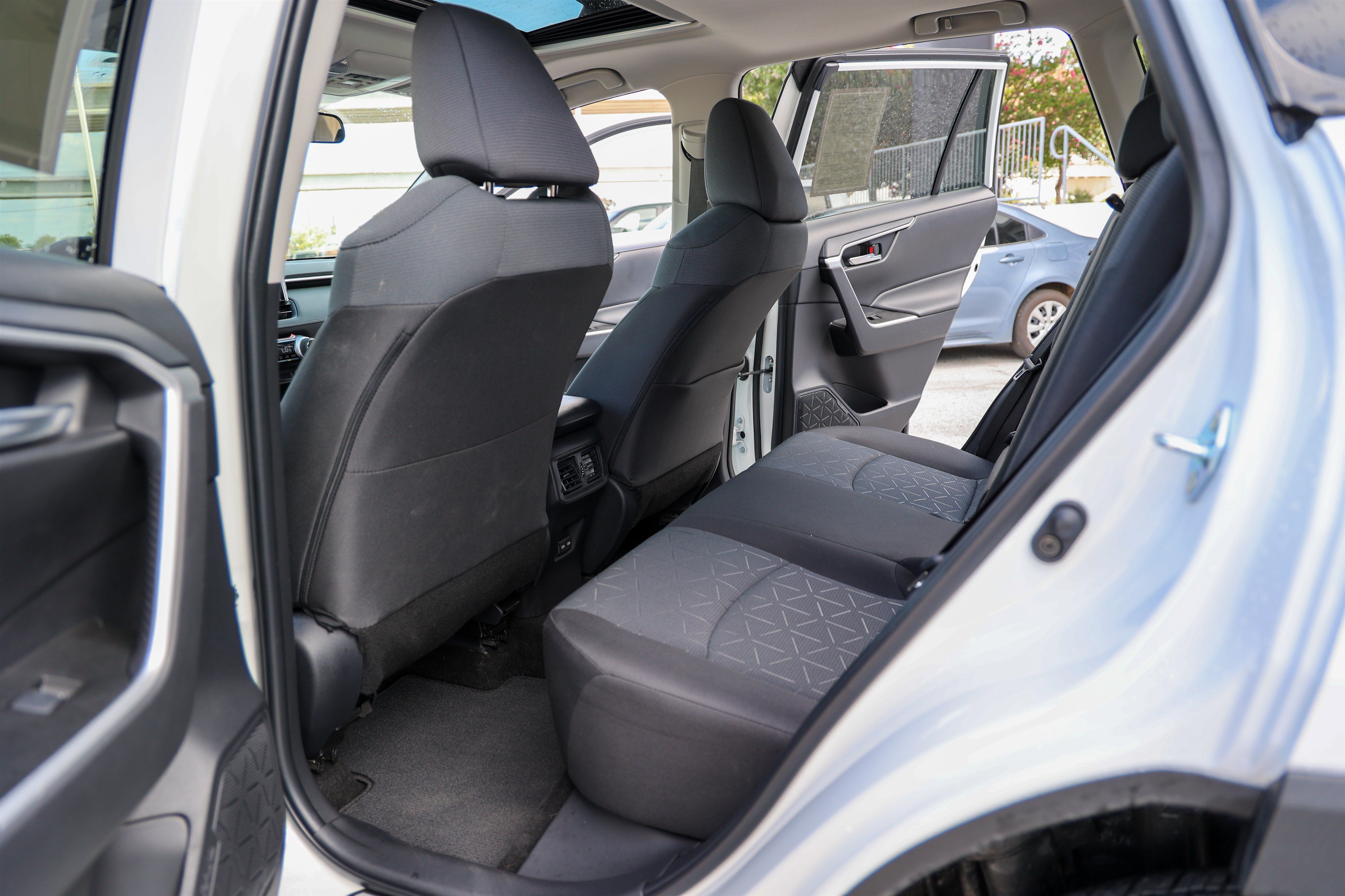 Certified 2025 Toyota RAV4 XLE w/ Convenience Package FWD image 37