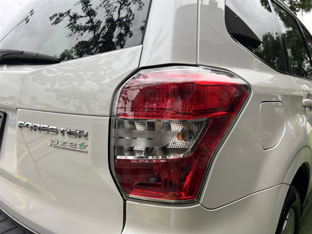 Used 2015 Subaru Forester 2.5i w/ Alloy Wheel Package AWD/4WD image 11