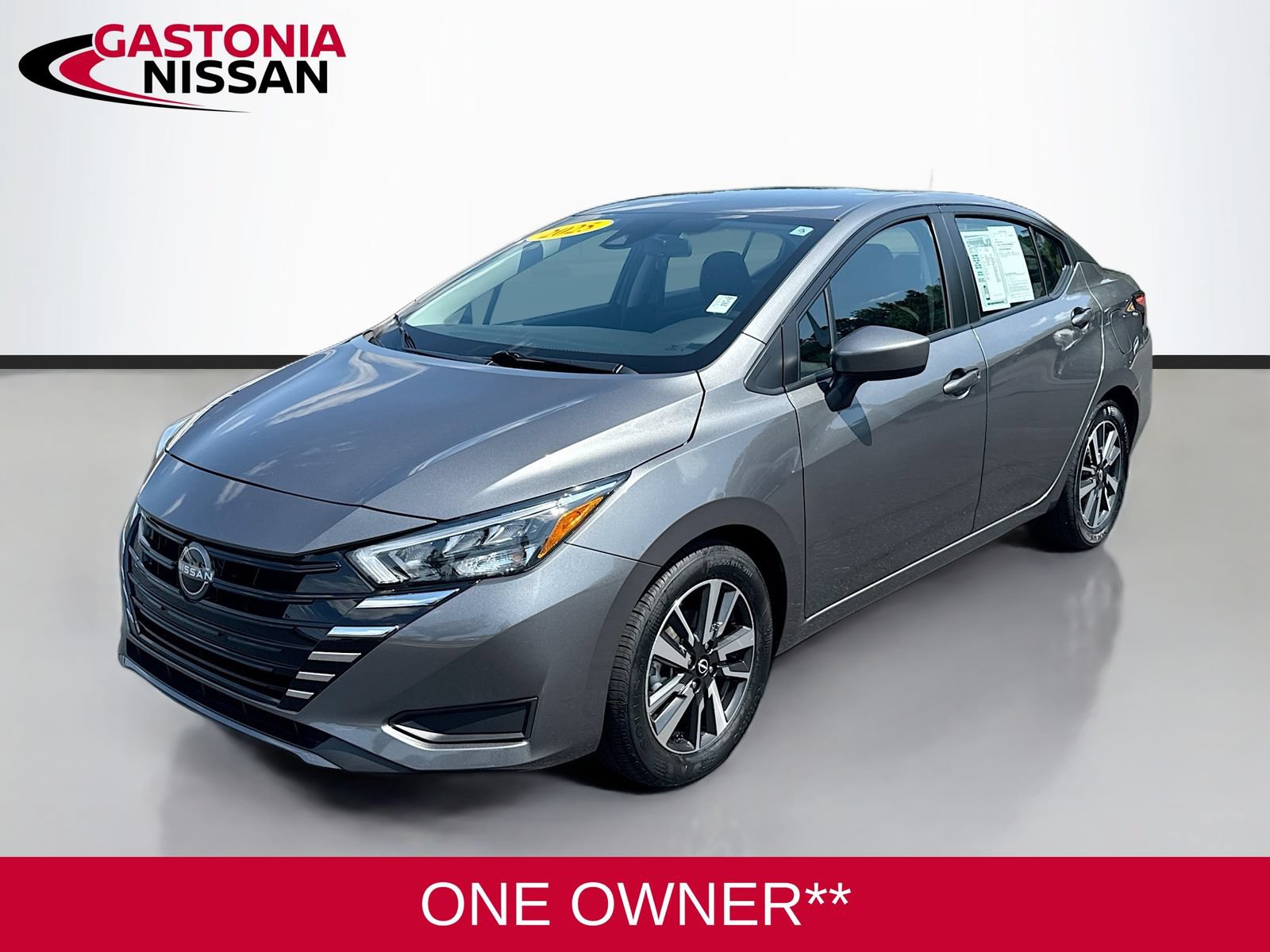 Used 2025 Nissan Versa SV FWD image 3