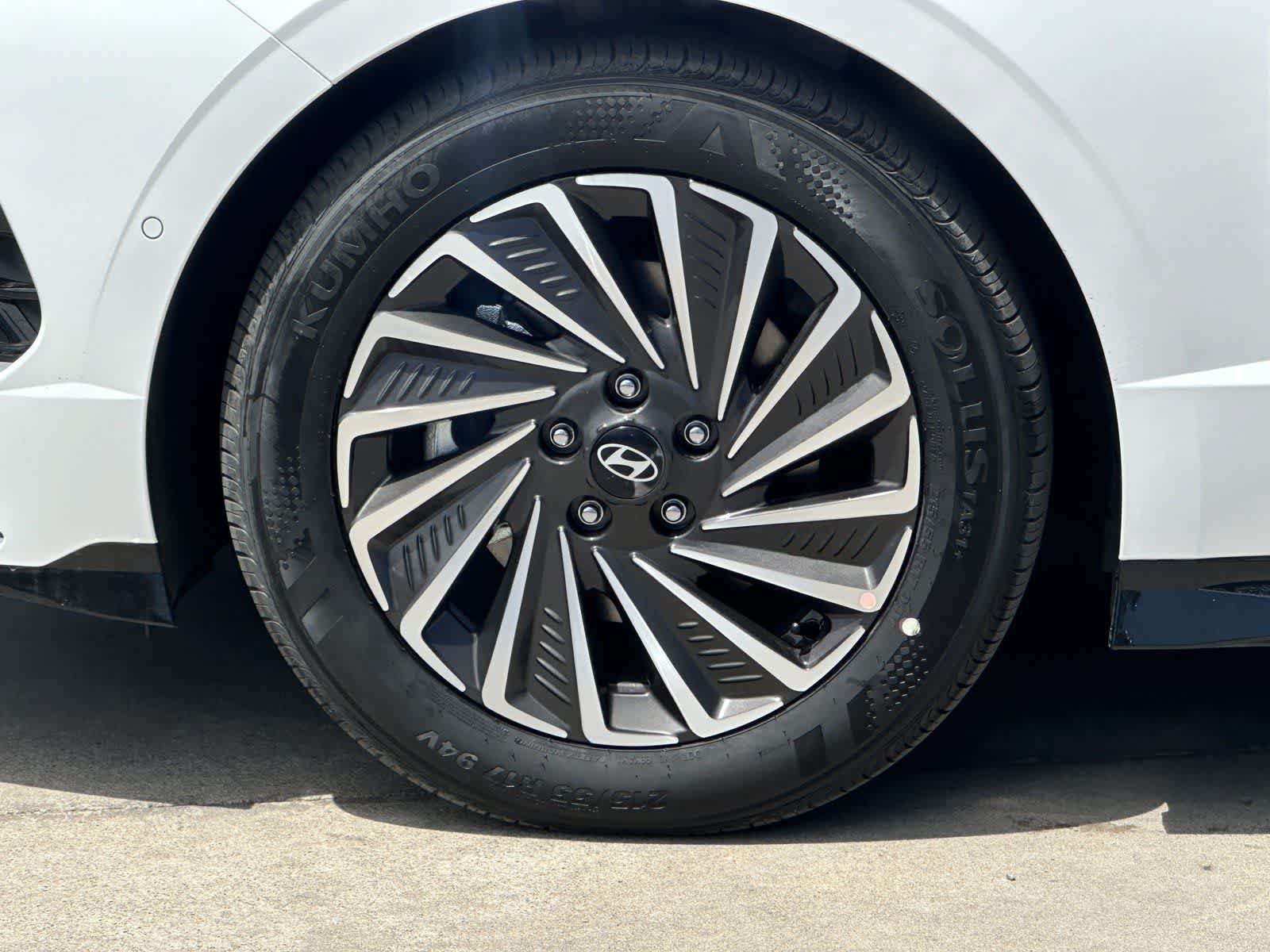 New 2026 Hyundai Sonata Limited FWD image 27