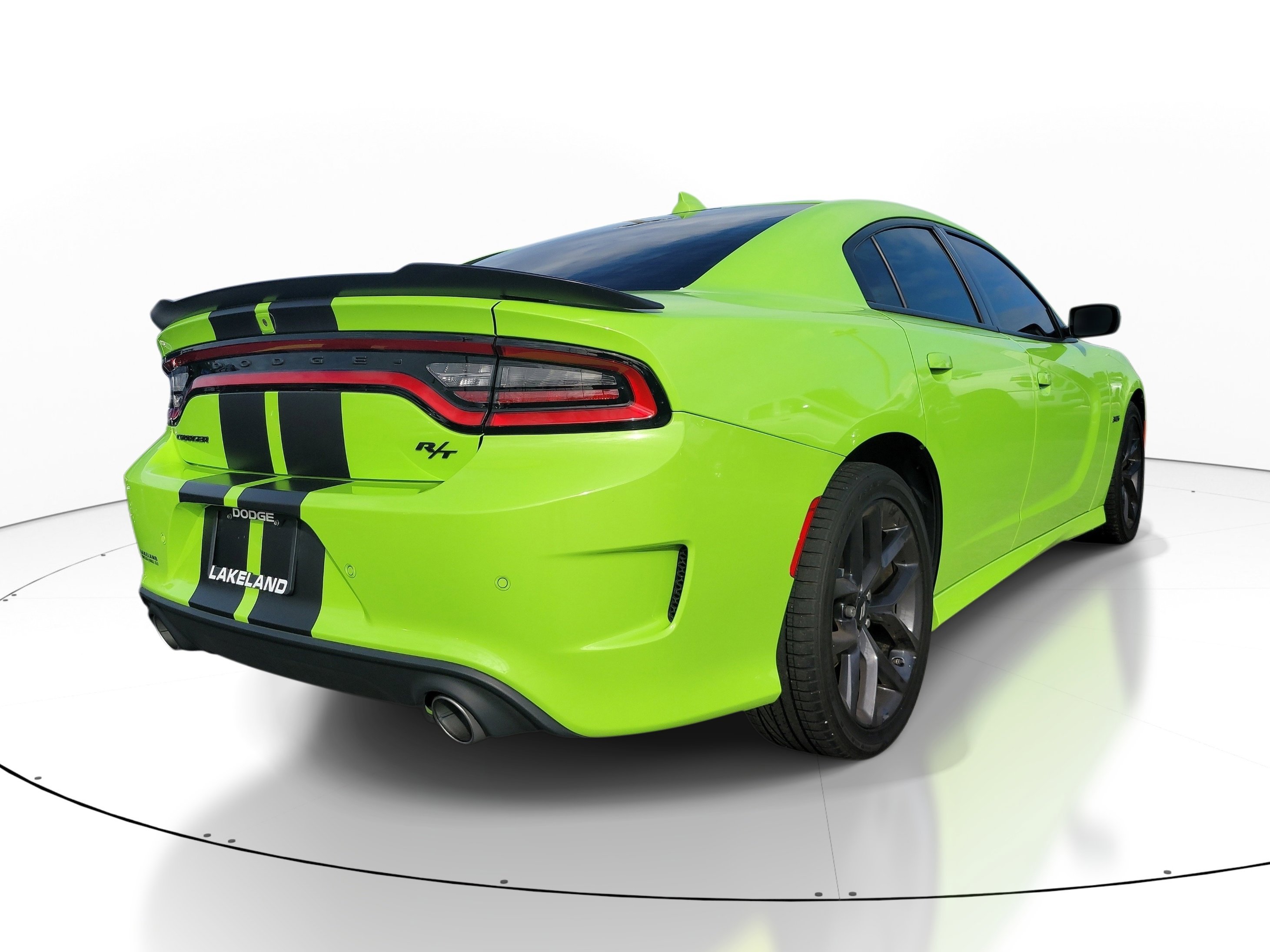 Used 2023 Dodge Charger R/T w/ Harman/Kardon Audio Group image 4