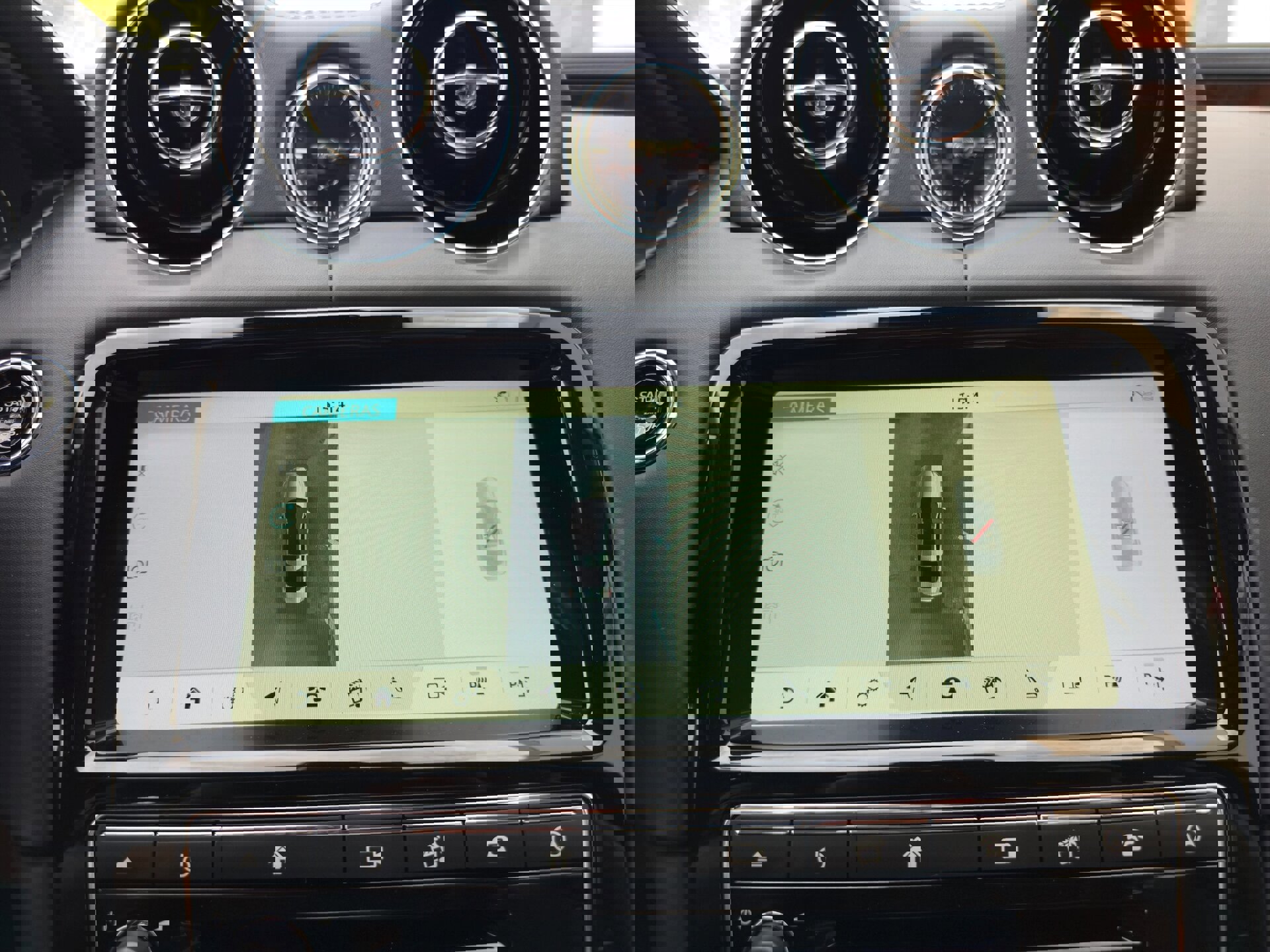 Used 2018 Jaguar XJ L Portfolio image 21