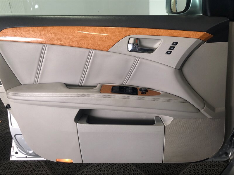 Used 2006 Toyota Avalon Limited image 15